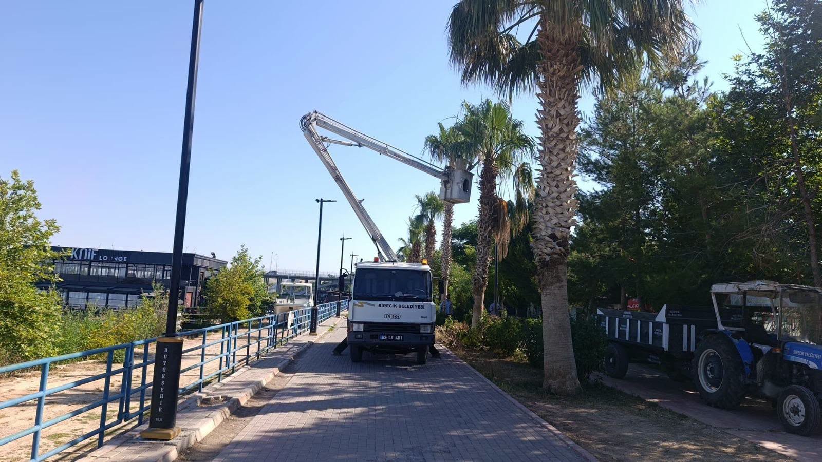 Temizlik ve çevre düzenleme çalışmalarını aralıksız sürüyor